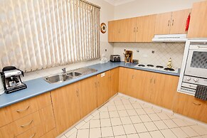 Emaroo Cottages Broken Hill