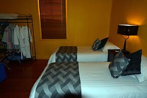 Emaroo Cottages Broken Hill