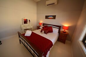 Emaroo Cottages Broken Hill