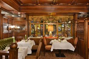 Cella Central Historic Boutique Hotel