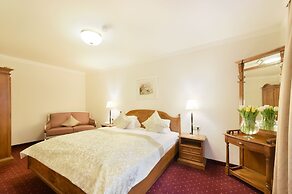 Cella Central Historic Boutique Hotel