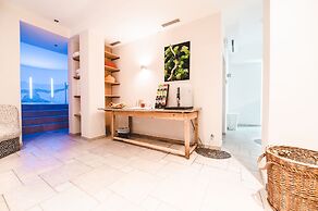 Cella Central Historic Boutique Hotel