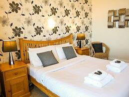 The Riviera Guest House