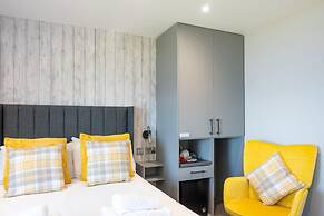 The Riviera Guest House