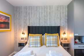 The Riviera Guest House