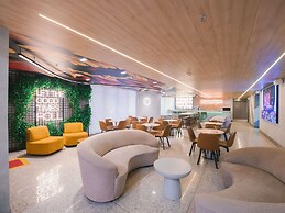 Ibis Curitiba Shopping
