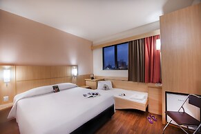 Ibis Curitiba Shopping