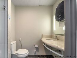 Ibis Curitiba Shopping
