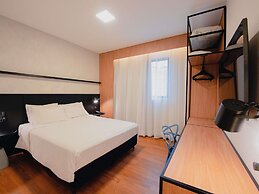 Ibis Curitiba Shopping