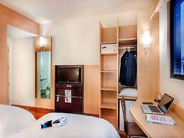 Ibis Curitiba Shopping