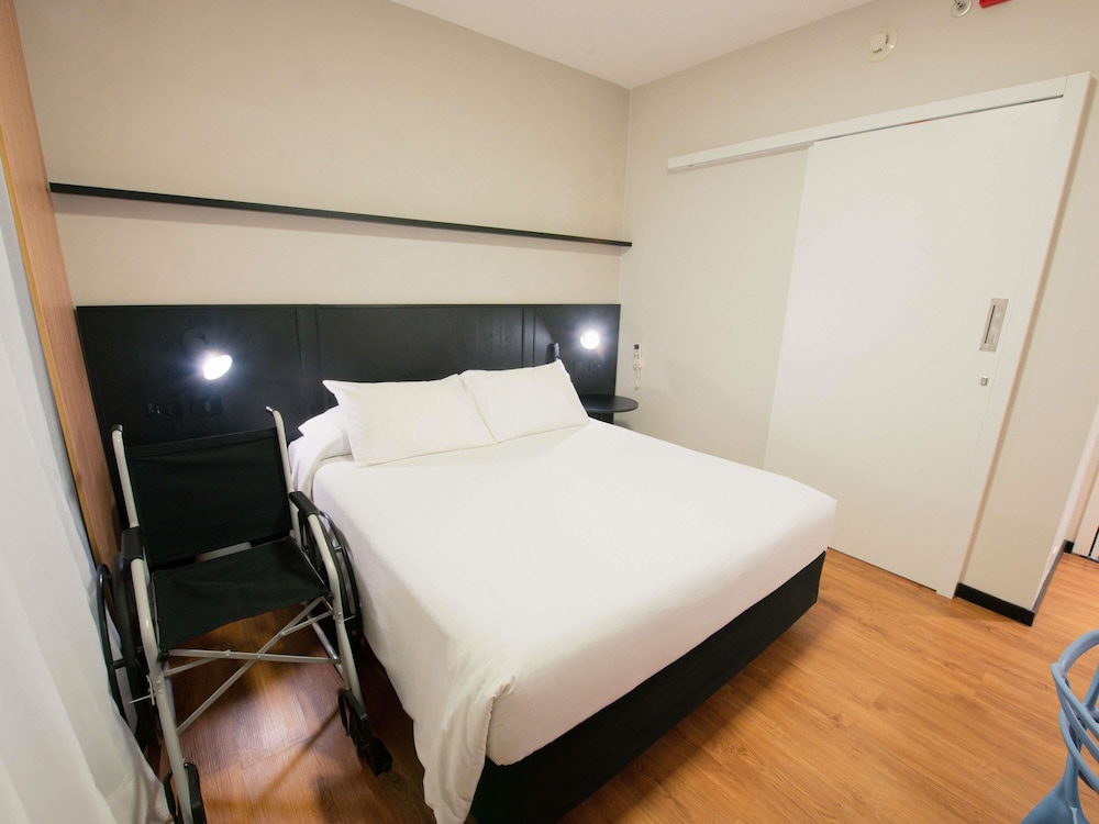 Ibis Curitiba Shopping