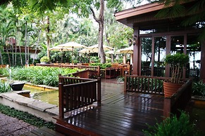 Raya Resort Beach front - The Most Green Resort in Cha-am