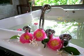 Raya Resort Beach front - The Most Green Resort in Cha-am