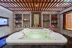 Raya Resort Beach front - The Most Green Resort in Cha-am