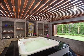 Raya Resort Beach front - The Most Green Resort in Cha-am