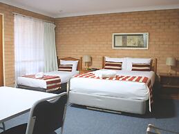 Golden Chain Aalana Motor Inn