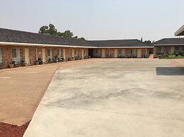 Golden Chain Aalana Motor Inn