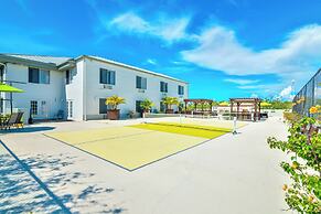 Naples Park Central Hotel