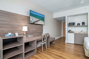 Naples Park Central Hotel