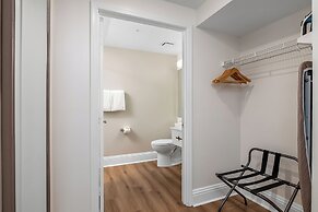 Naples Park Central Hotel