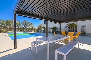 Naples Park Central Hotel