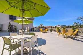 Naples Park Central Hotel