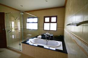 Bangtao Tropical Residence Resort & Spa