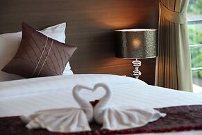 Bangtao Tropical Residence Resort & Spa