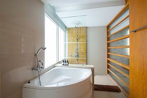 Royal Beach View Suites