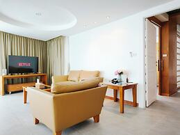Royal Beach View Suites