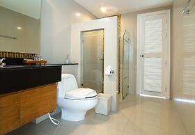 Royal Beach View Suites