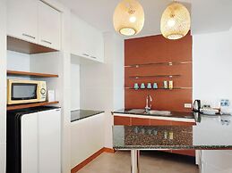 Royal Beach View Suites