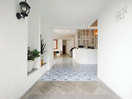 Royal Beach View Suites
