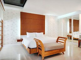 Royal Beach View Suites