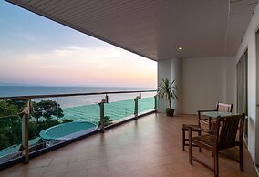 Royal Beach View Suites