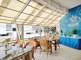 Royal Beach View Suites