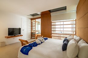 Royal Beach View Suites