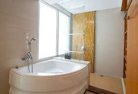 Royal Beach View Suites