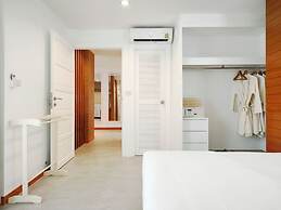 Royal Beach View Suites