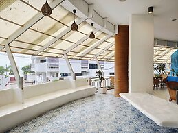 Royal Beach View Suites