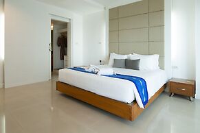 Royal Beach View Suites