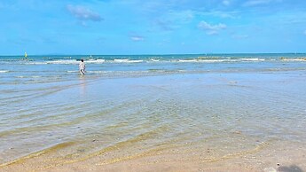 Royal Beach View Suites