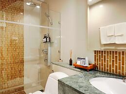 Royal Beach View Suites