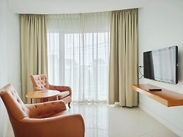 Royal Beach View Suites