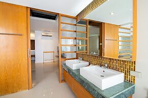 Royal Beach View Suites