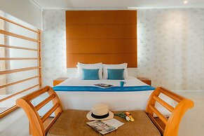 Royal Beach View Suites