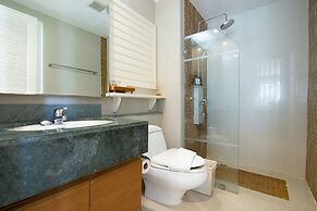 Royal Beach View Suites