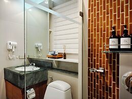 Royal Beach View Suites