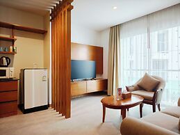 Royal Beach View Suites