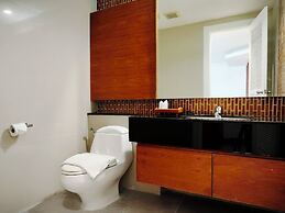 Royal Beach View Suites